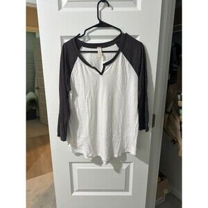 Altar’d State 3/4 Long Sleeve Top